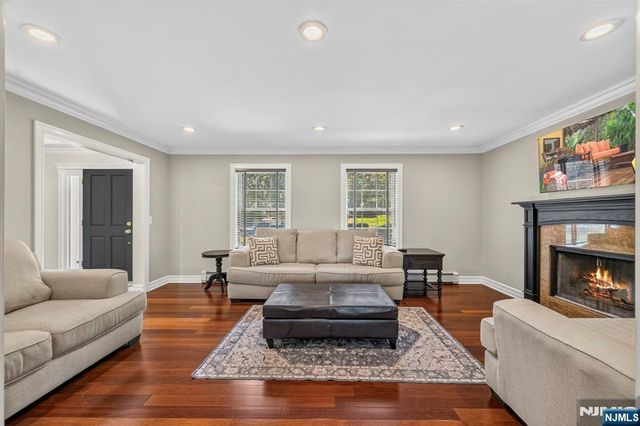 6 Park Lane, Jefferson Township, NJ 07438