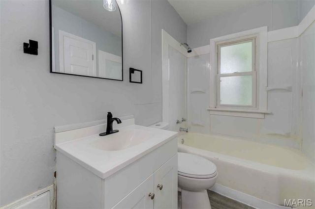 25 Vierling Drive, Calverton Park, MO 63135