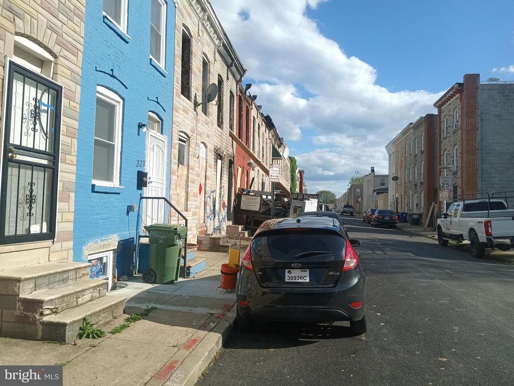 Image 3 of property listing at 321 FURROW ST, Baltimore, MD 21223
