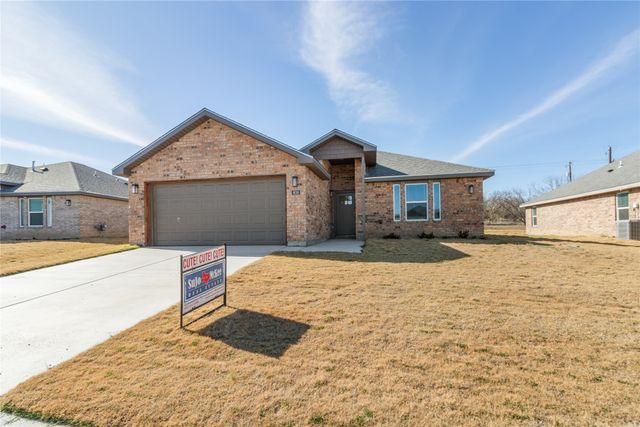 808 Bella Boulevard, Coleman, TX 76834