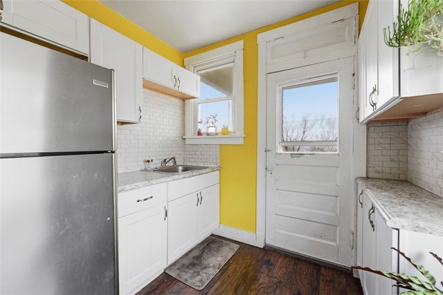 1414 Brinton Rd, Braddock Hills, PA 15221