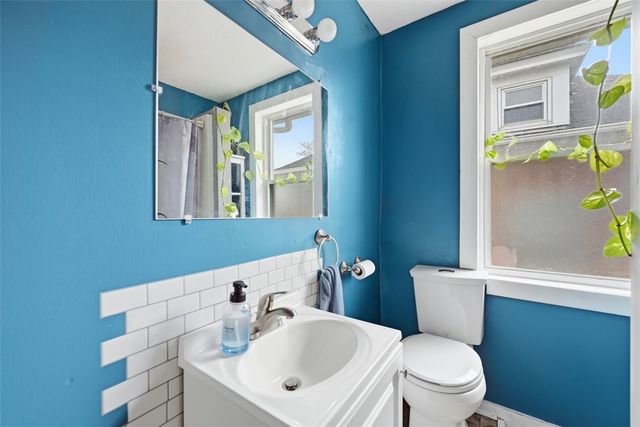 1414 Brinton Rd, Braddock Hills, PA 15221