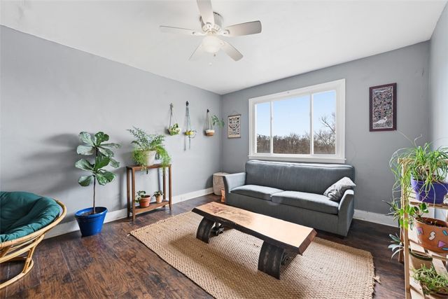 1414 Brinton Rd, Braddock Hills, PA 15221