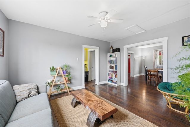 1414 Brinton Rd, Braddock Hills, PA 15221