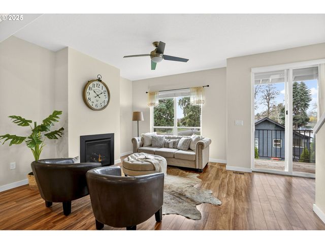 464 Ne 3RD Ave, Canby, OR 97013