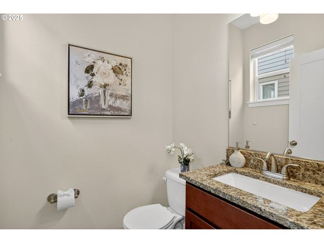 464 Ne 3RD Ave, Canby, OR 97013