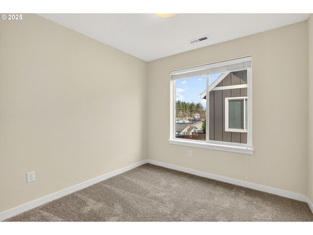 464 Ne 3RD Ave, Canby, OR 97013