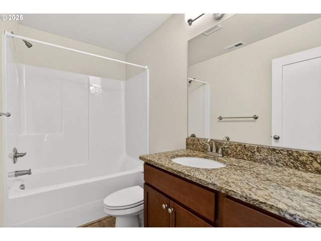 464 Ne 3RD Ave, Canby, OR 97013