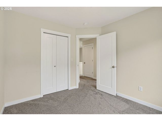 464 Ne 3RD Ave, Canby, OR 97013