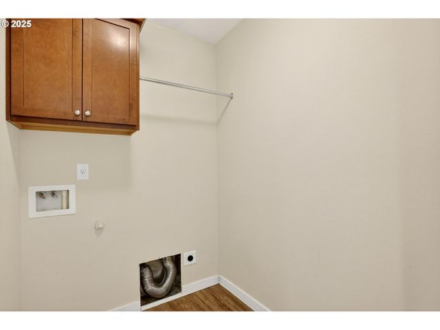 464 Ne 3RD Ave, Canby, OR 97013