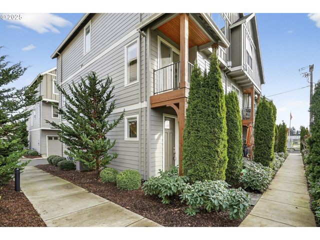 464 Ne 3RD Ave, Canby, OR 97013