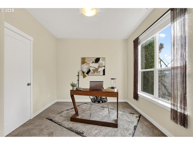 464 Ne 3RD Ave, Canby, OR 97013