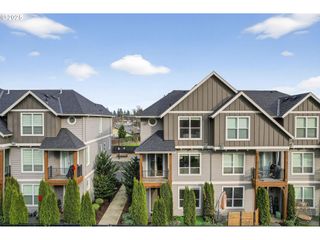 464 Ne 3RD Ave, Canby, OR 97013