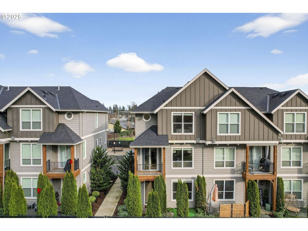 464 Ne 3RD Ave, Canby, OR 97013