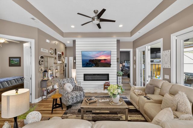152 Northside Dr., Little River, SC 29566