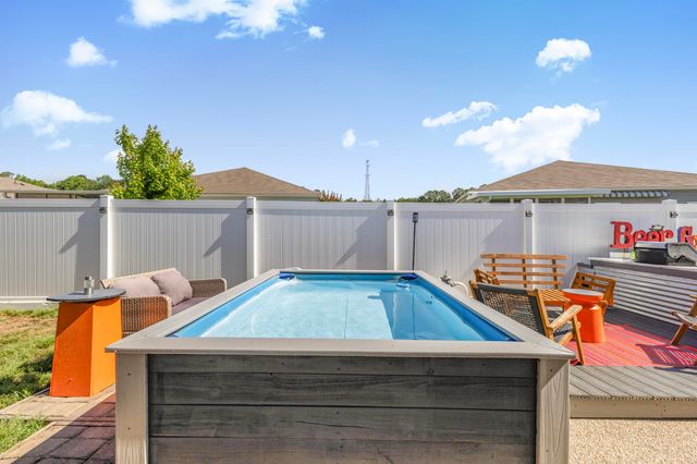 152 Northside Dr., Little River, SC 29566