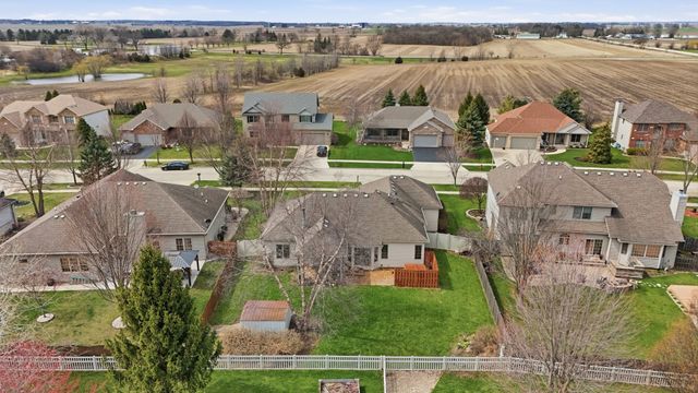 1007 Peregrine Way, Hampshire, IL 60140