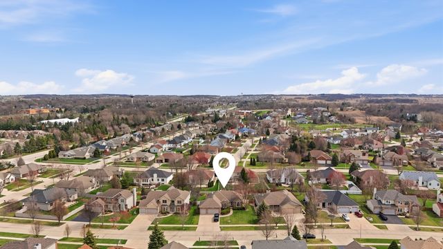 1007 Peregrine Way, Hampshire, IL 60140