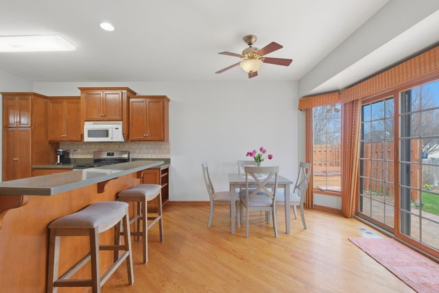 1007 Peregrine Way, Hampshire, IL 60140