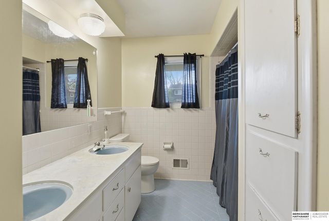 2117 S 113TH Street, Omaha, NE 68144