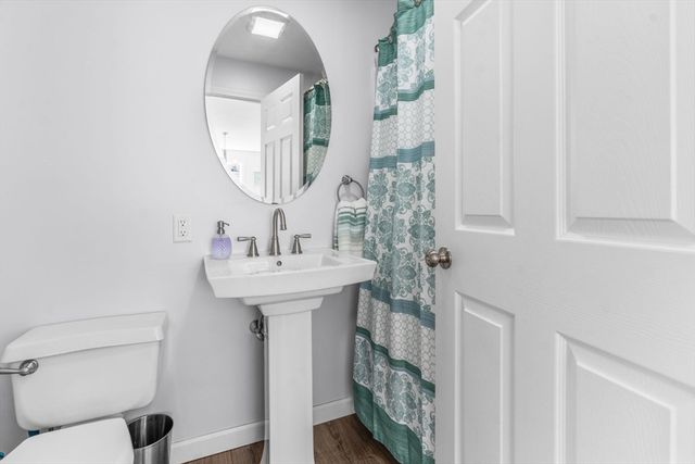 37 Uncle Henrys Rd, Mashpee, MA 02649