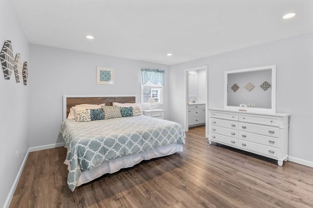 37 Uncle Henrys Rd, Mashpee, MA 02649