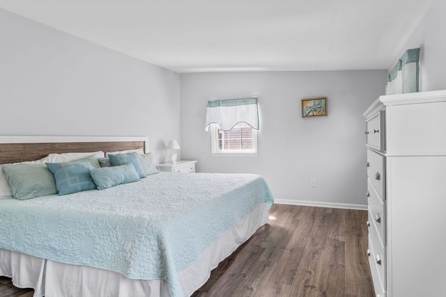 37 Uncle Henrys Rd, Mashpee, MA 02649