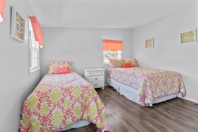 37 Uncle Henrys Rd, Mashpee, MA 02649