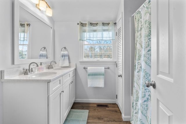 37 Uncle Henrys Rd, Mashpee, MA 02649