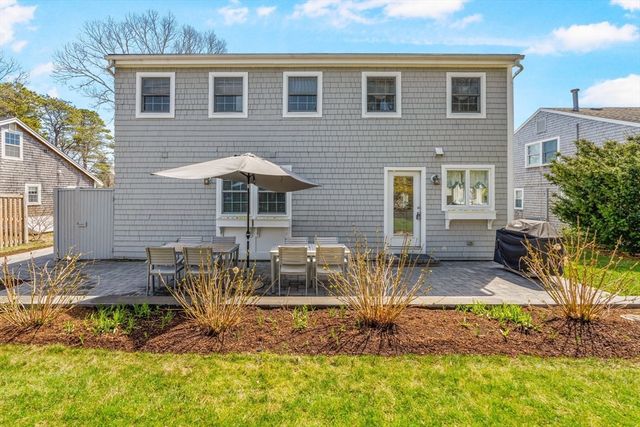 37 Uncle Henrys Rd, Mashpee, MA 02649