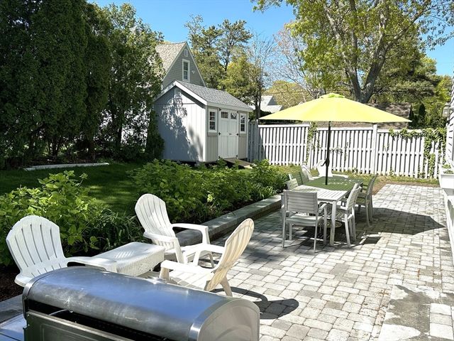 37 Uncle Henrys Rd, Mashpee, MA 02649