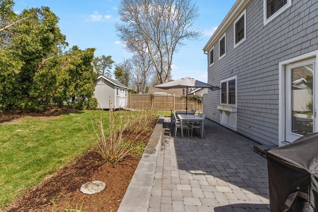 37 Uncle Henrys Rd, Mashpee, MA 02649
