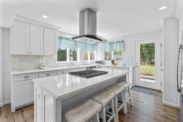 37 Uncle Henrys Rd, Mashpee, MA 02649