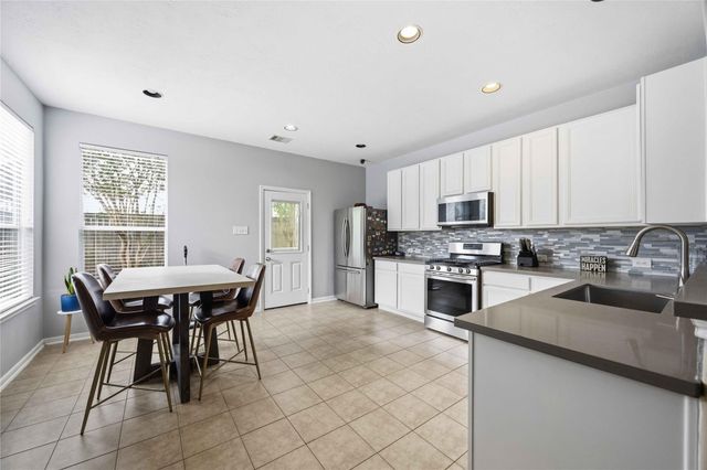 10634 Kentington Oak Drive, Humble, TX 77396