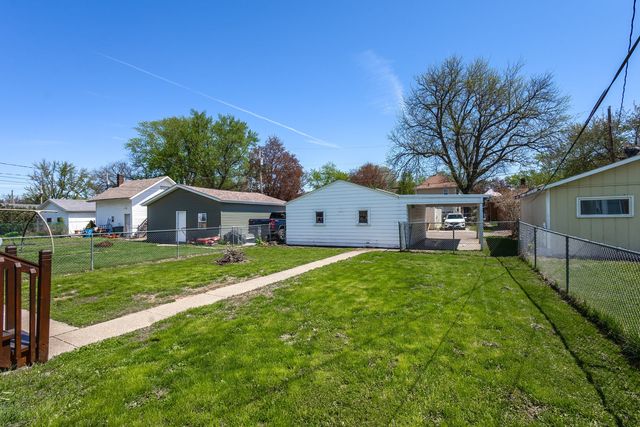 2036 13th Street, Moline, IL 61265
