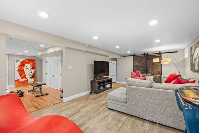 48 Chanticleer Road, Sudbury, MA 01776