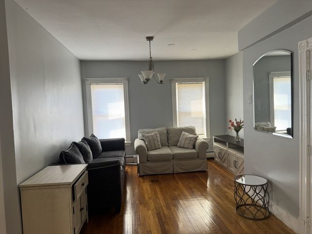 95 Waverly St, Everett, MA 02149