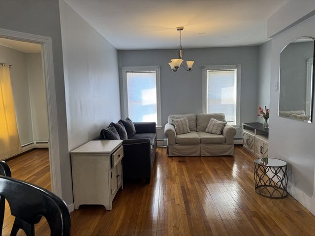 95 Waverly St, Everett, MA 02149