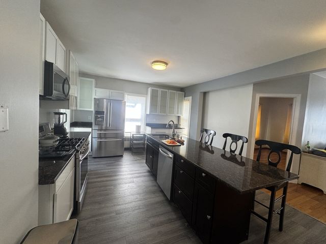 95 Waverly St, Everett, MA 02149