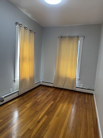95 Waverly St, Everett, MA 02149