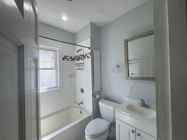 95 Waverly St, Everett, MA 02149