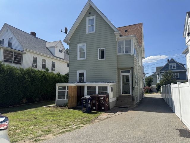 95 Waverly St, Everett, MA 02149