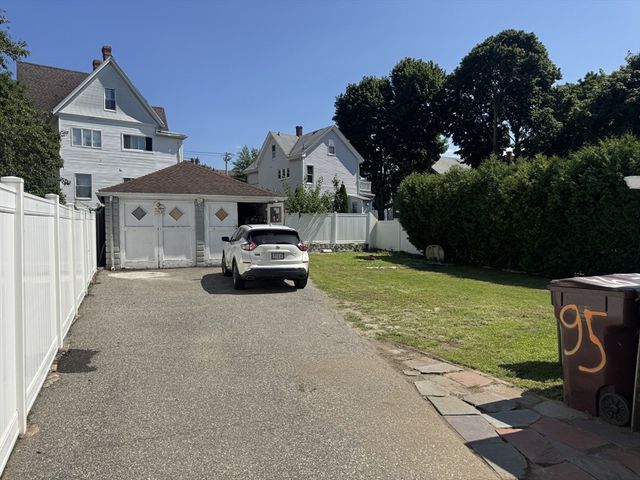 95 Waverly St, Everett, MA 02149