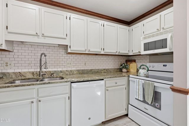300 W Woodcroft Parkway Apt 26a, Durham, NC 27713