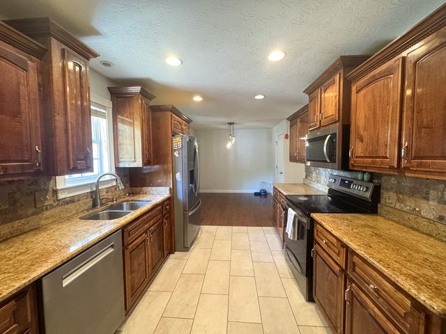 616 Fowler Ford Rd, Portland, TN 37148
