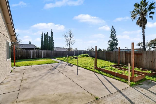 7220 Bobcat, North Highlands, CA 95660