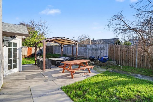 7220 Bobcat, North Highlands, CA 95660