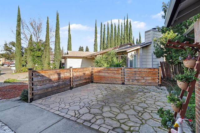 7220 Bobcat, North Highlands, CA 95660