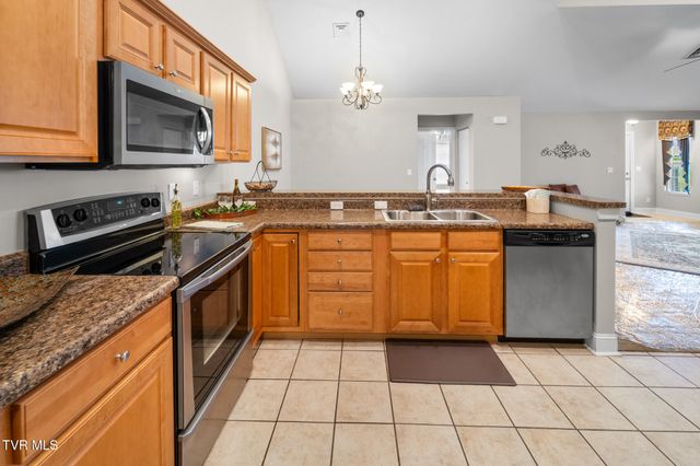 1684 Hatterdale Farm Road B, Blountville, TN 37617