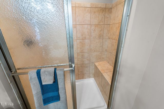 1684 Hatterdale Farm Road B, Blountville, TN 37617